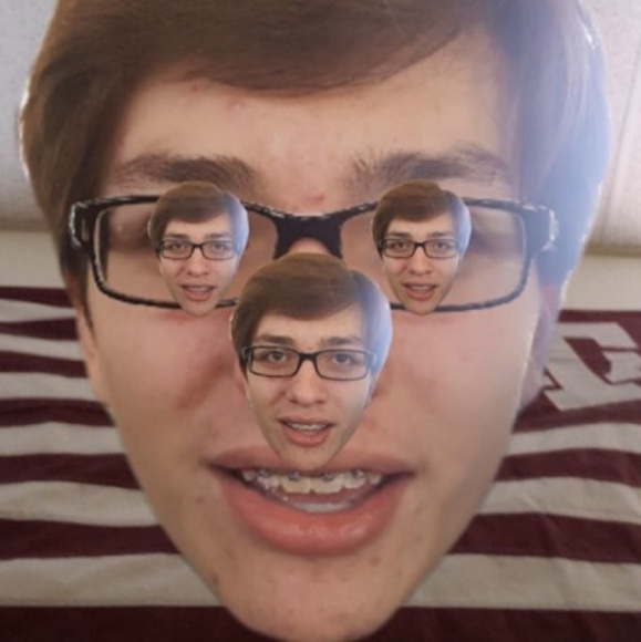 Meet your Posher, Andres - Picture 1 of 1